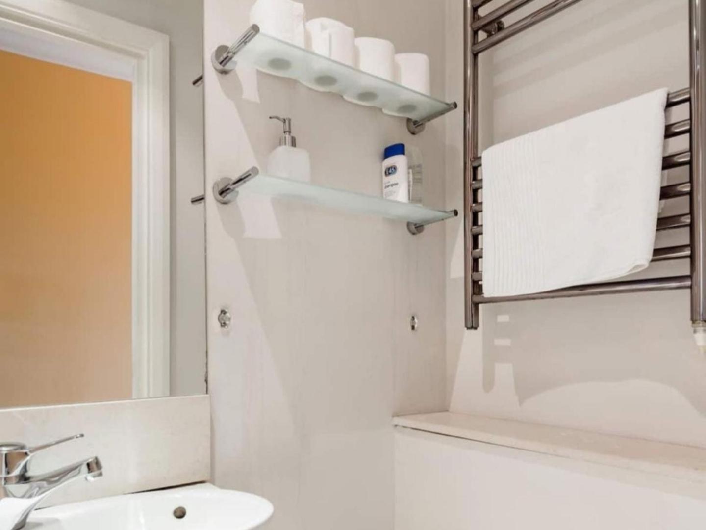 Sunny 1 Bedroom Flat In Central 런던 외부 사진
